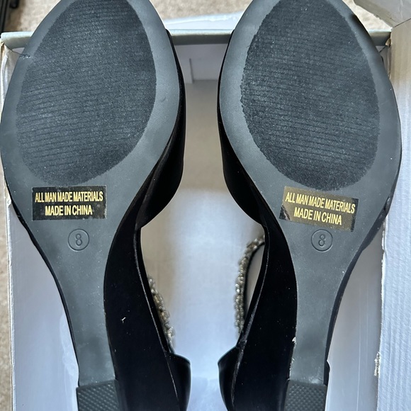 Journee Collection Connor Women's Dress Wedges - Picture 9 of 9